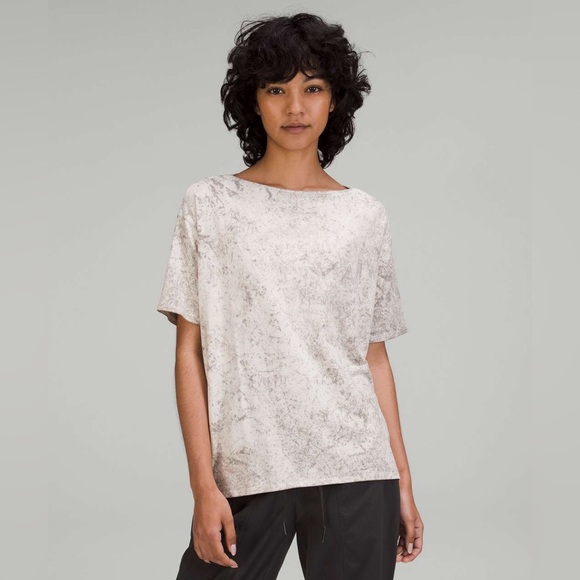 Lululemon Back In Action Short Sleeve Vitasea Size 4 - Picture 2 of 4